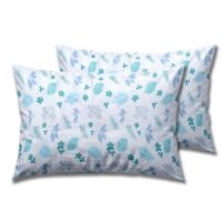 RPenoDNgb-mq6zBP5LqTcfJ4.jpg Two matching pillow covers with the blue and green botanical print, neatly stacked against a white background.