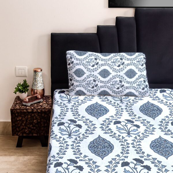 RVsw9oj_rKb23-0tQGKmU5-o.jpg Blush Blossom Dreamy Comfort Cotton King Size Bedsheet with 2 Pillow Covers